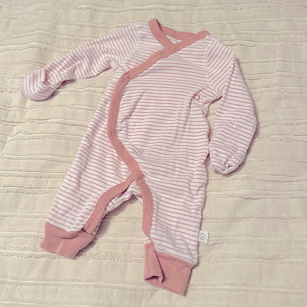 ⭐️⭐️SOLD⭐️⭐️carters sleep and play
